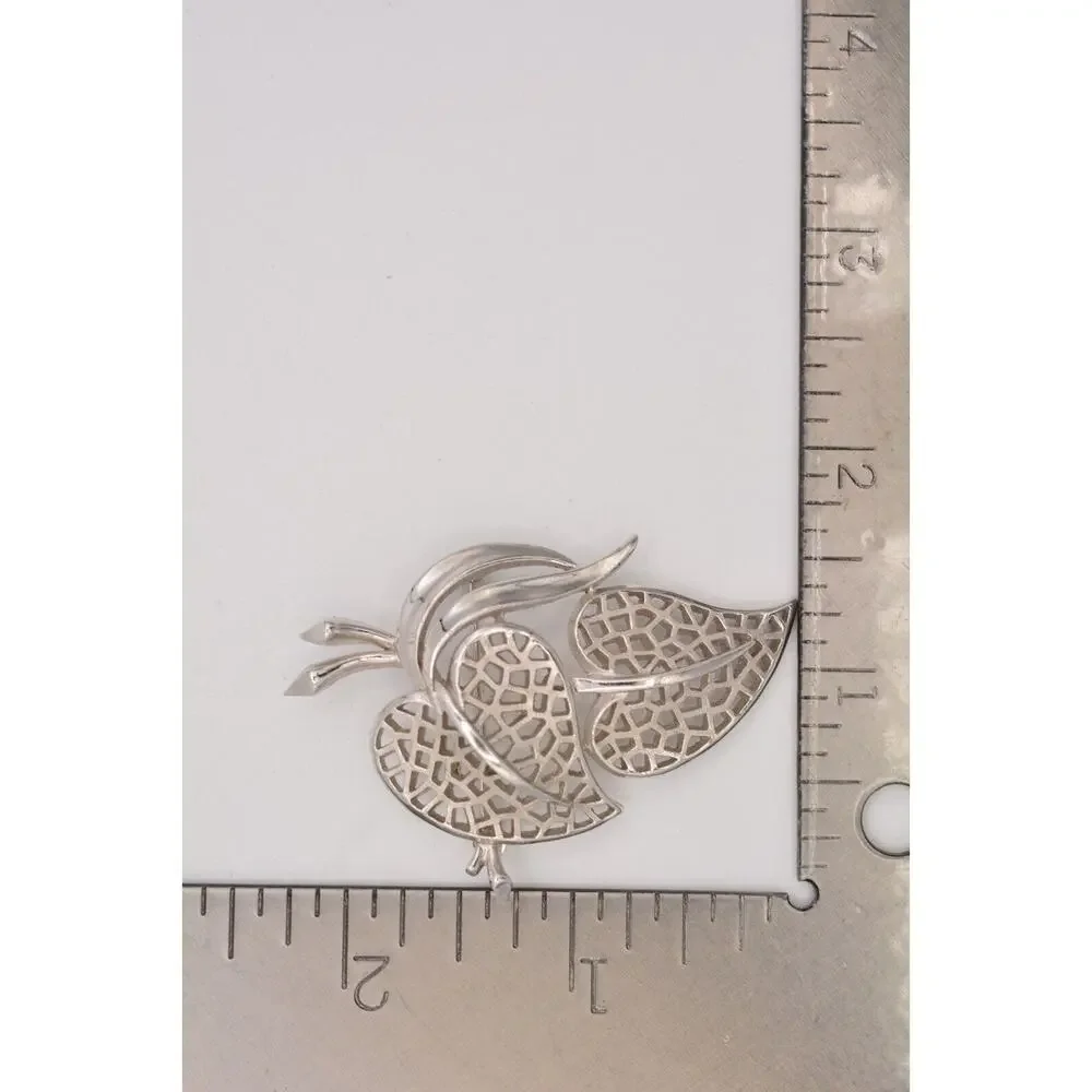 Crown Trifari Vintage Leaf Pin Brooch Brushed Silver Filigree Signed 1940s Bin5A